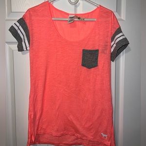 🆕NWT Victoria’s Secret PINK tee size small